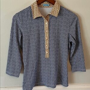 J. McLaughlin Tan blue and White 3/4 sleeve Patterned top